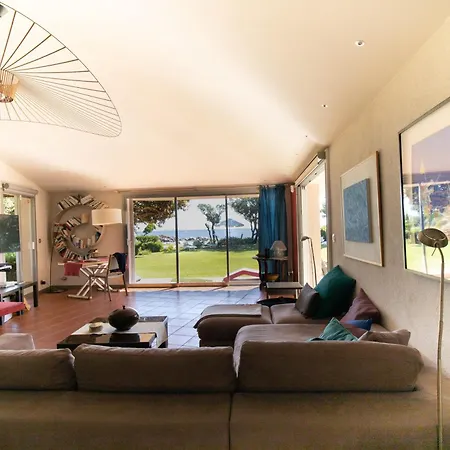 A Cala D Oro Et Sa Privee