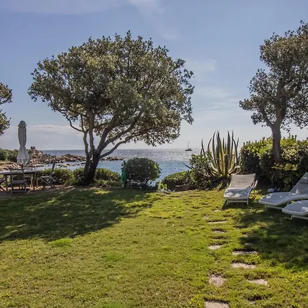 A Cala D Oro Et Sa Privee